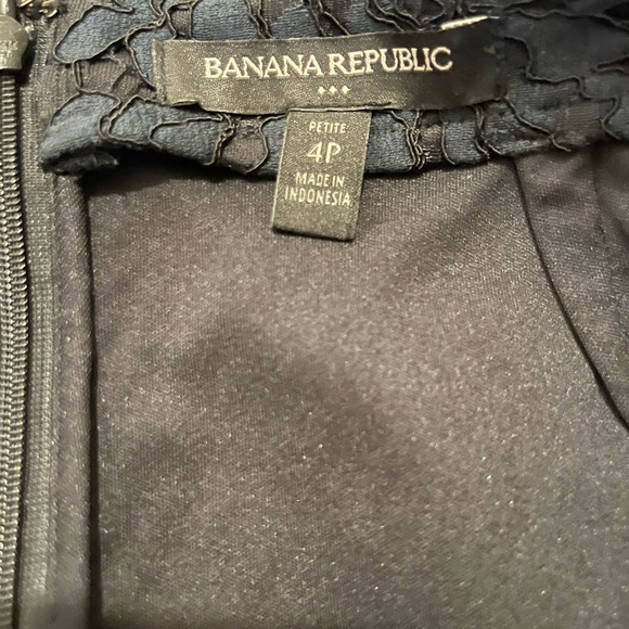 Banana Republic Black Floral Lace Pencil Skirt - Picture 4 of 6